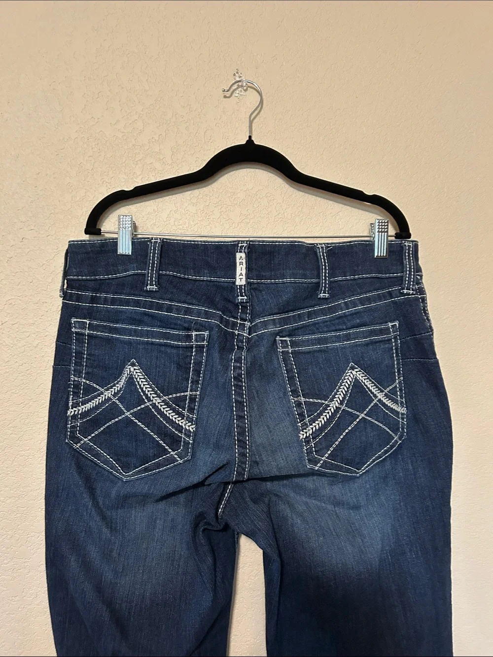 ARIAT Women’s Mid Rise Icon Stackable Straight Leg Jeans 33R Western Rodeo Denim
